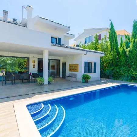 Diagonal Villa